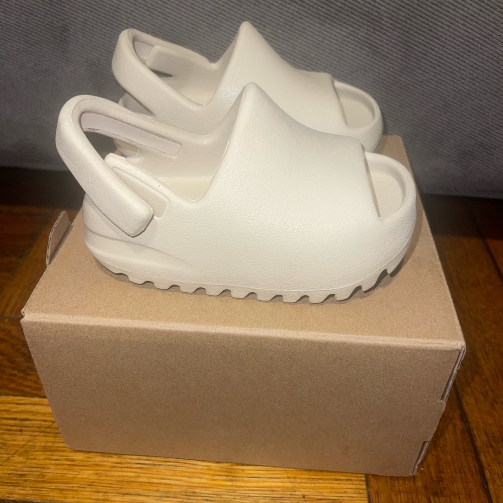 Yeezy Slide “Bone” Toddler 5K